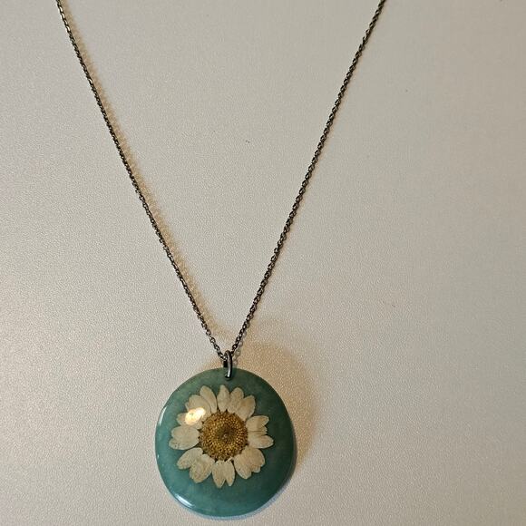Turquoise Pressed Daisy Pendant Necklace on Chain - Picture 4 of 5